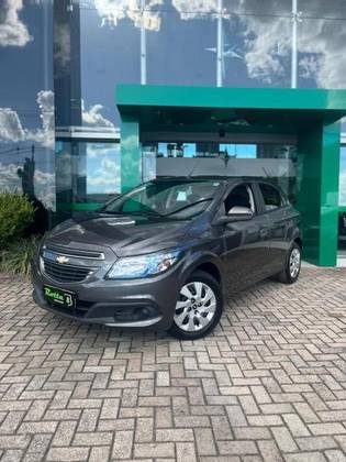 CHEVROLET ONIX 1.4 MPFI LT 8V FLEX 4P MANUAL CHEVROLET ONIX 1.4 MPFI LT 8V FLEX 4P MANUAL